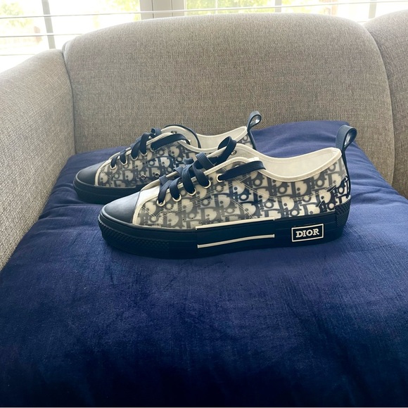 Dior B23 Low Oblique Blue
Barely Pre Owned in excellent condition - Picture 2 of 7